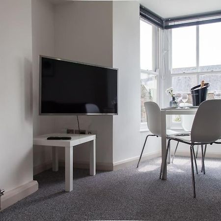 Stunning 2 Bed Apartment With Sea Views, เพนแซนซ์ ภายนอก รูปภาพ