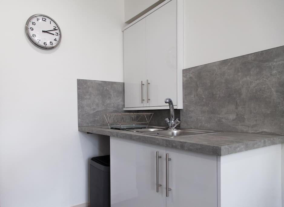 Stunning 2 Bed Apartment With Sea Views, เพนแซนซ์ ภายนอก รูปภาพ
