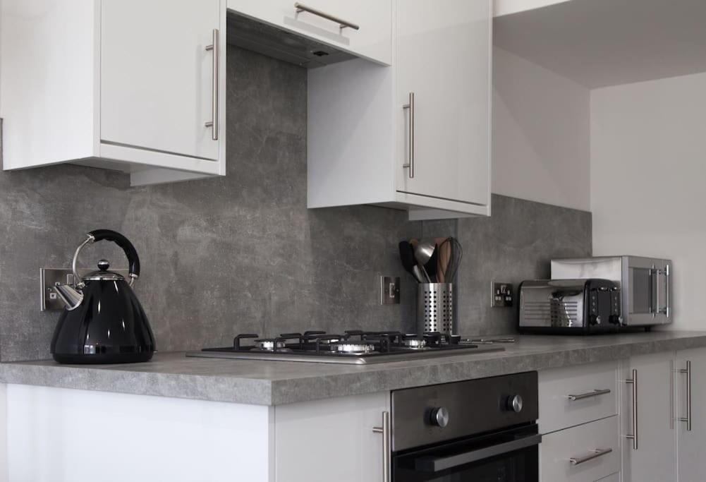 Stunning 2 Bed Apartment With Sea Views, เพนแซนซ์ ภายนอก รูปภาพ